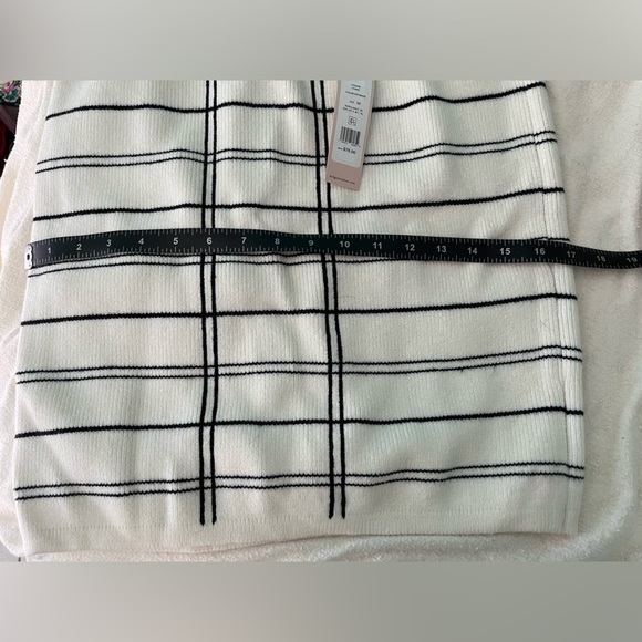 NWT BCBGeneration Skirt - Picture 5 of 5